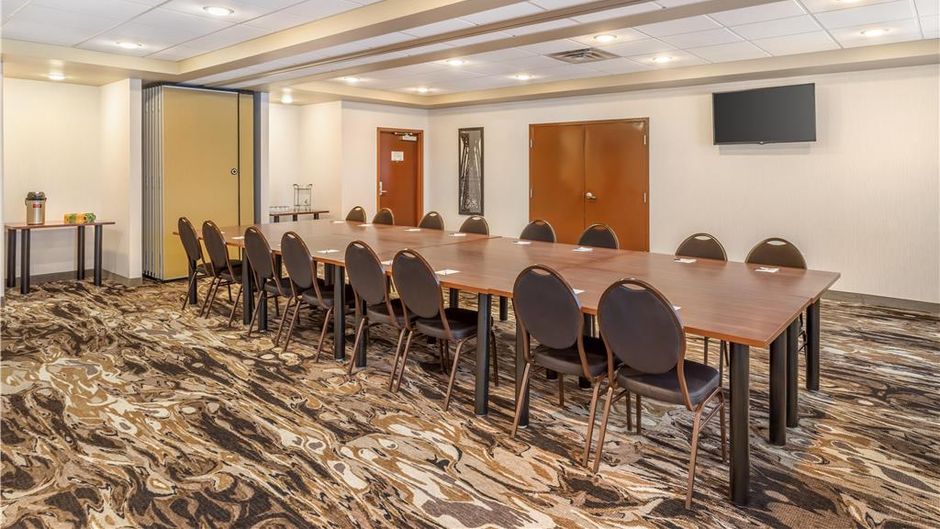 Best Western Plus Service Inn & Suites Meeting