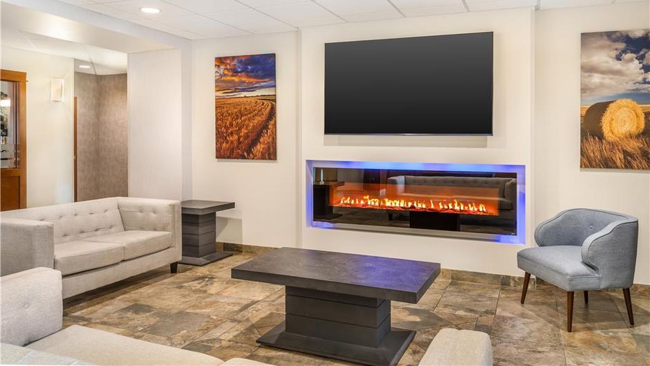 Best Western Plus Service Inn & Suites Lobby