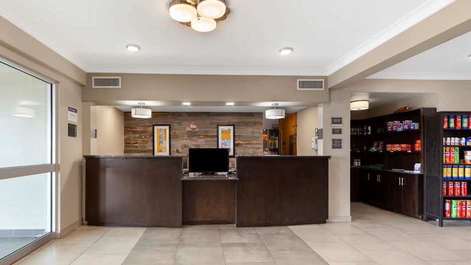 Best Western Plus Fort Saskatchewan Inn Lobby