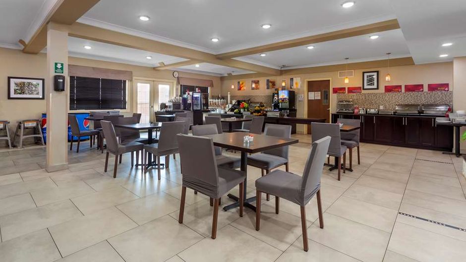 Best Western Plus Fort Saskatchewan Inn Restaurant