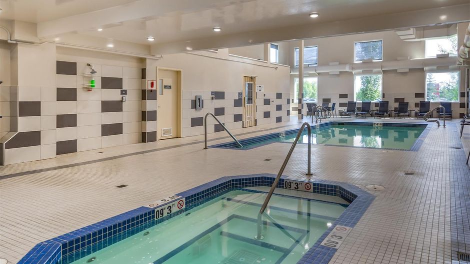 Best Western Plus Fort Saskatchewan Inn Pool