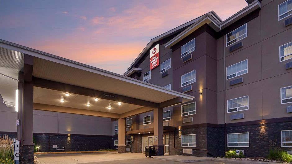 Best Western Plus Fort Saskatchewan Inn Exterior