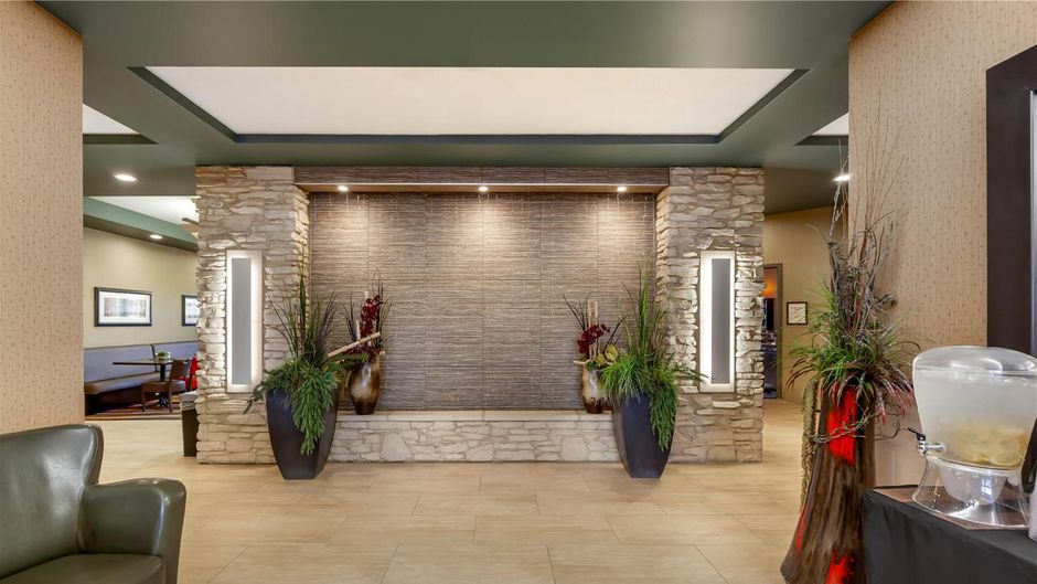 Best Western Plus Drayton Valley All Sts Lobby