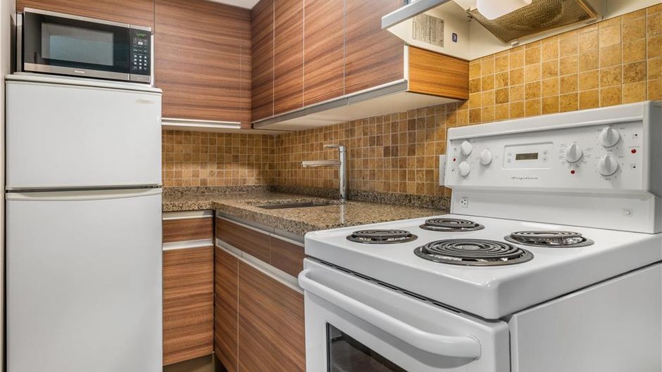 Best Western Plus Burnaby Hotel Room