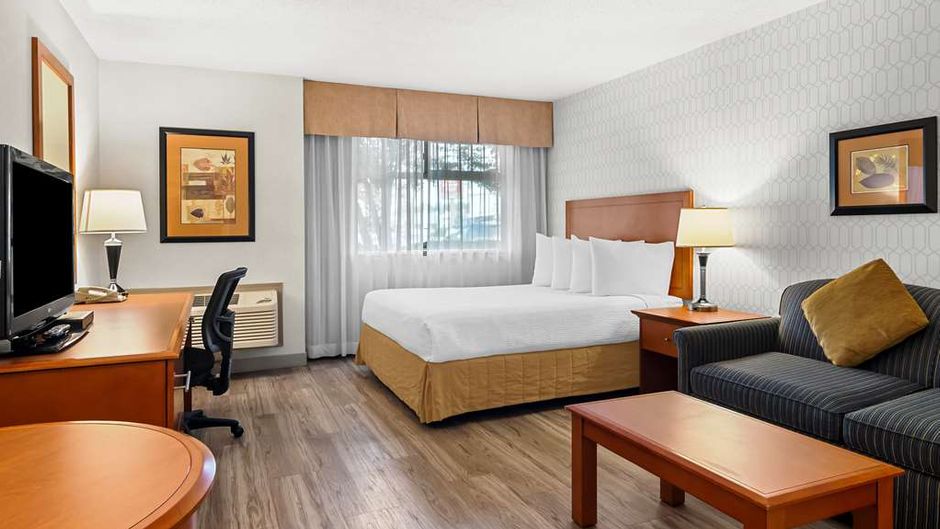 Best Western Plus Langley Inn Room