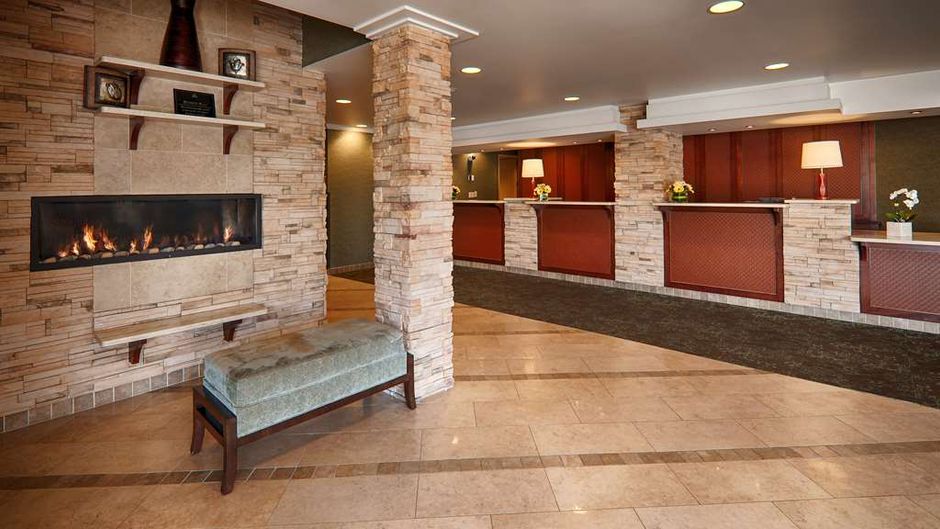 Best Western Plus Langley Inn Lobby