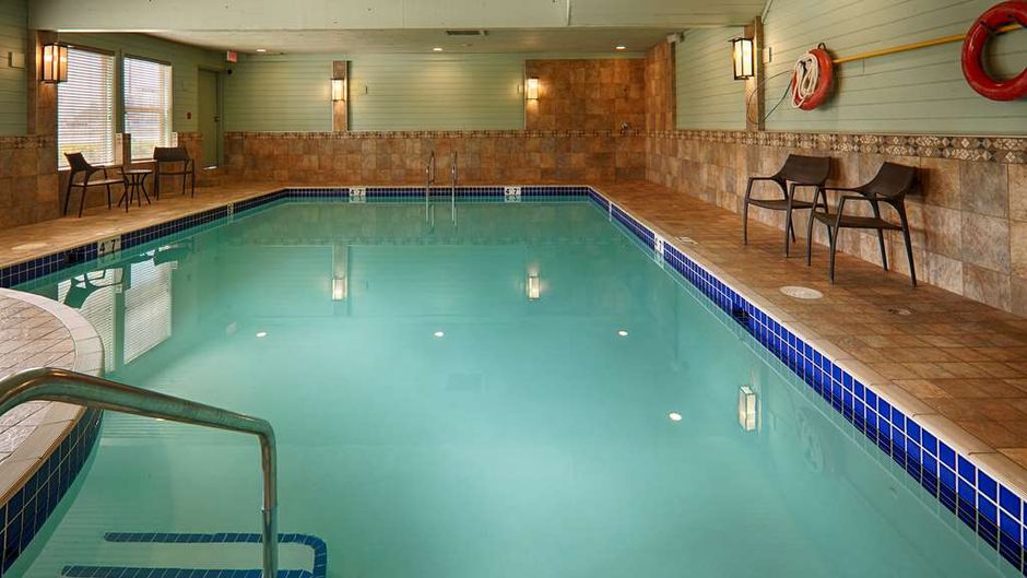 Best Western Plus Langley Inn Pool