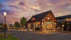 Best Western Plus Emerald Isle Hotel