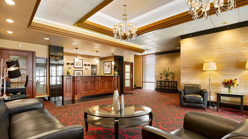 Best Western Plus Columbia River Hotel Lobby