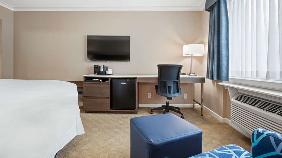 Best Western Plus Columbia River Hotel Room
