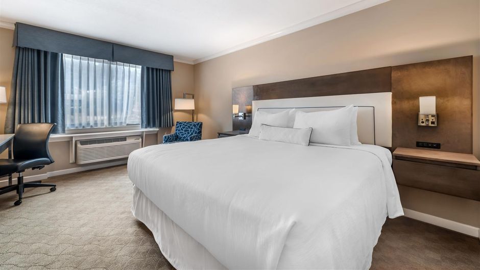 Best Western Plus Columbia River Hotel Room