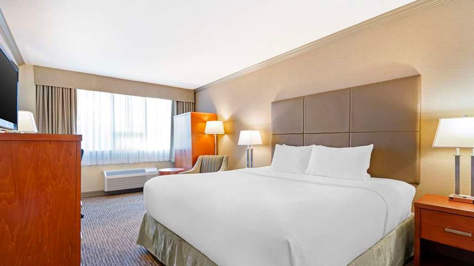 Best Western Plus Barclay Hotel Room