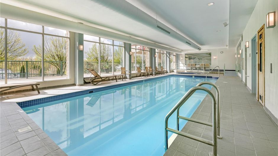 Best Western Plus Mission City Lodge Pool