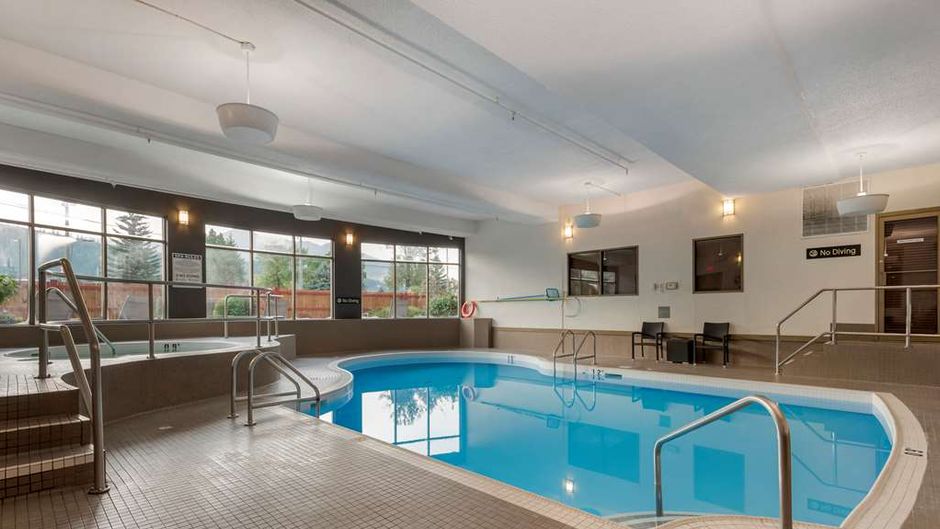 Best Western Plus Fernie Mountain Lodge Pool