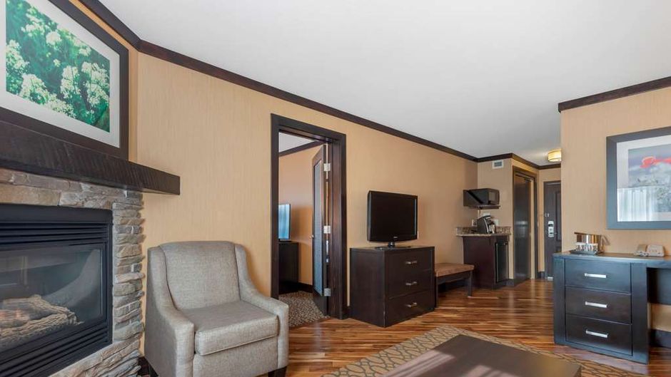 Best Western Plus Fernie Mountain Lodge Room