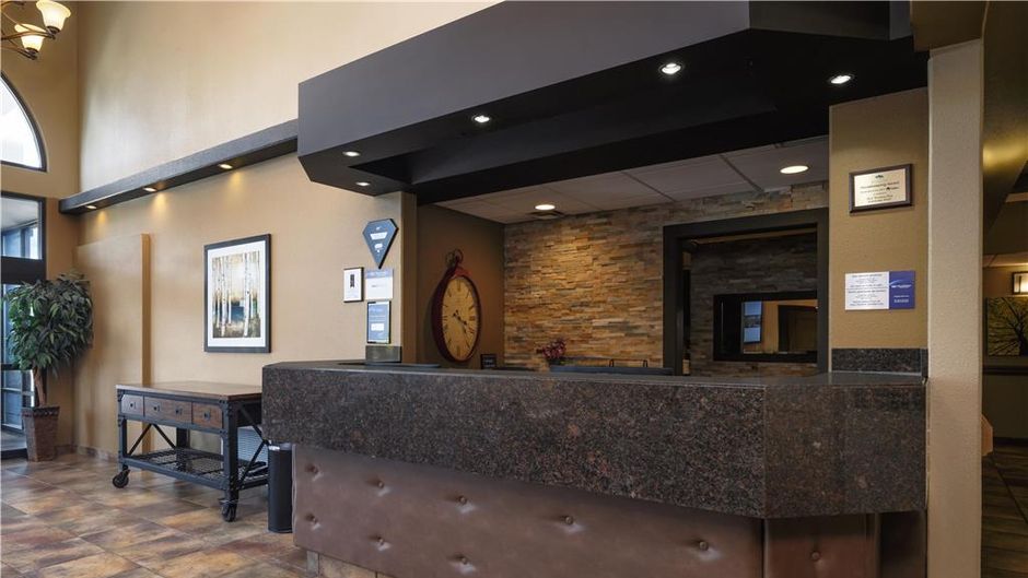 Best Western Plus Kamloops Hotel Lobby