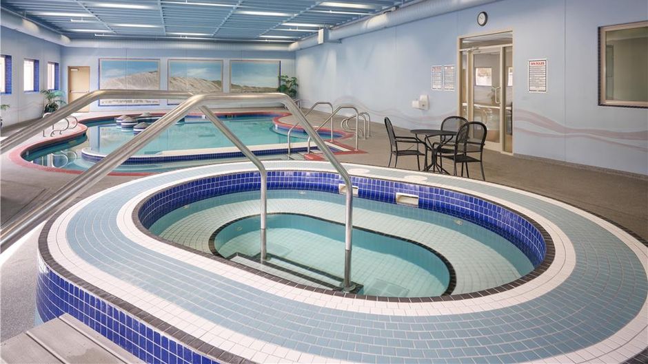 Best Western Plus Kamloops Hotel Pool