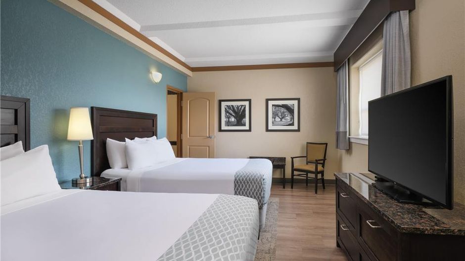 Best Western Plus Kamloops Hotel Room
