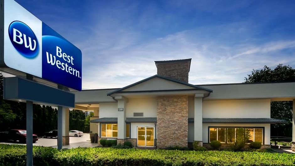 Best Western Maple Ridge Hotel Exterior