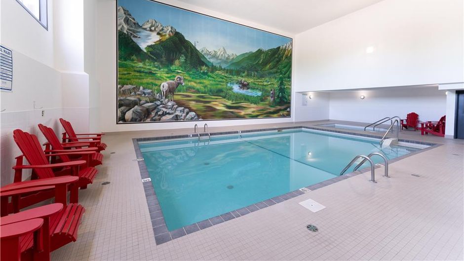 Prestige Radium Hot Springs Resort Pool