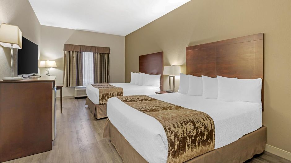 Best Western Plus Pembina Inn & Suites Room