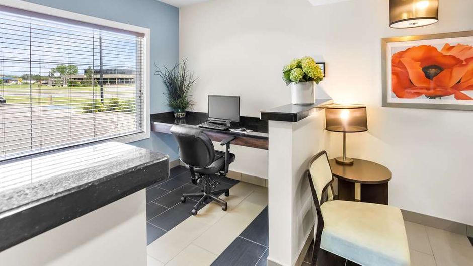 Best Western Thompson Hotel & Suites Other