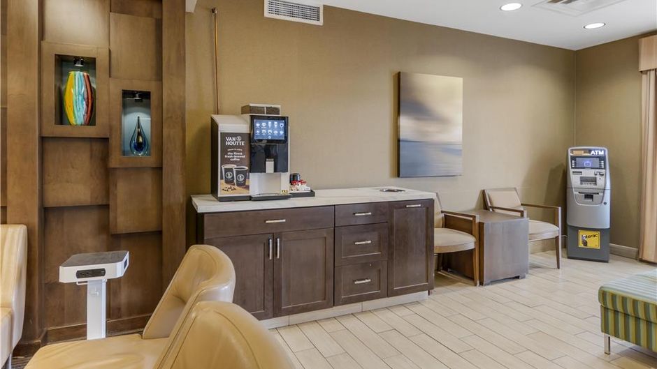Best Western Plus Winnipeg West Lobby