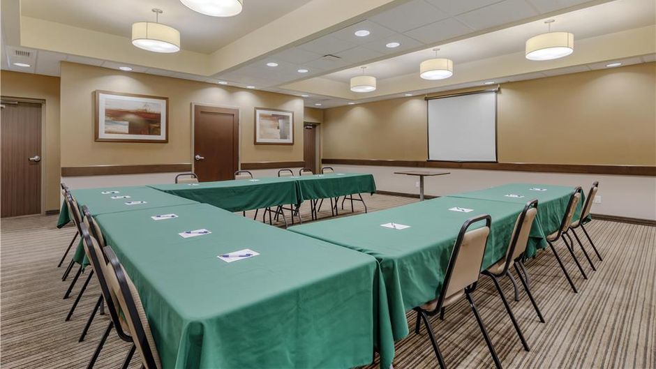 Best Western Plus Winnipeg West Meeting