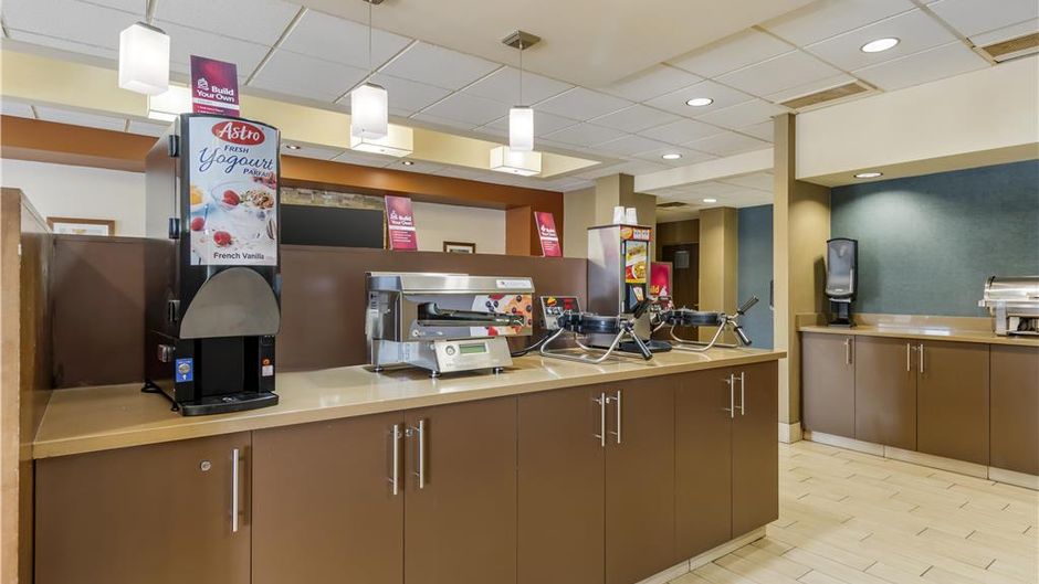Best Western Plus Winnipeg West Restaurant