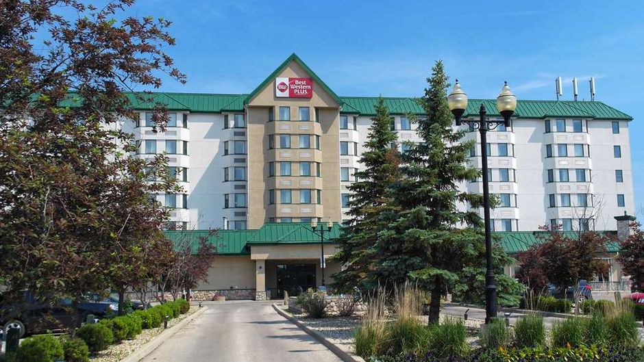Best Western Plus Winnipeg Airport Hotel Exterior