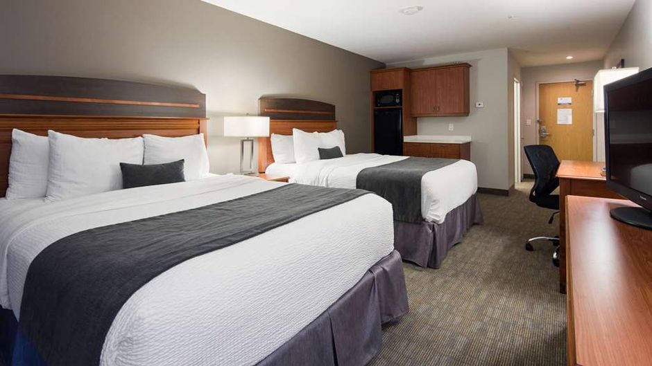Best Western Plus Moncton Room