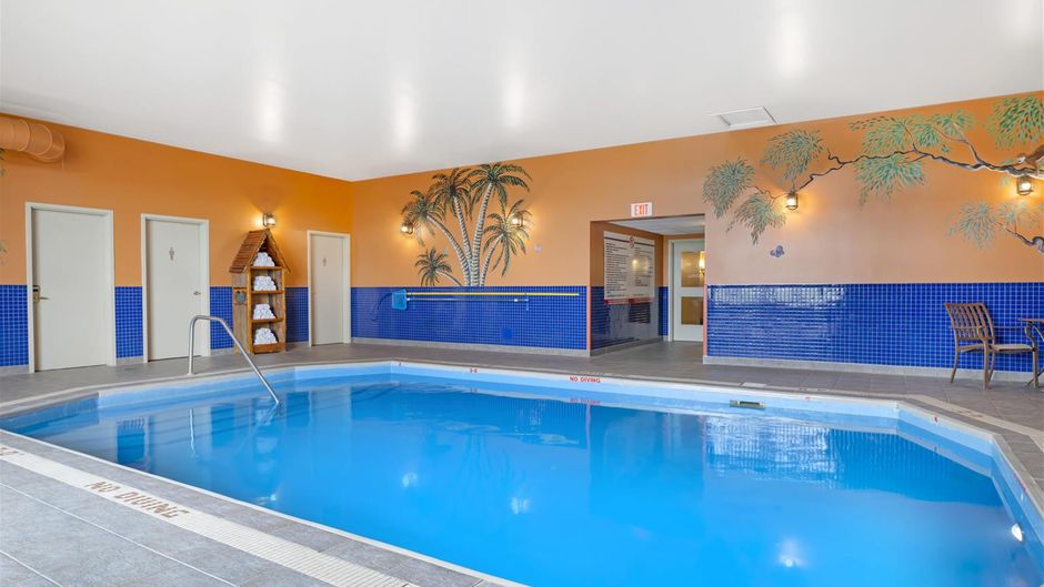 Best Western Plus Grand Sault Htl Suites Pool