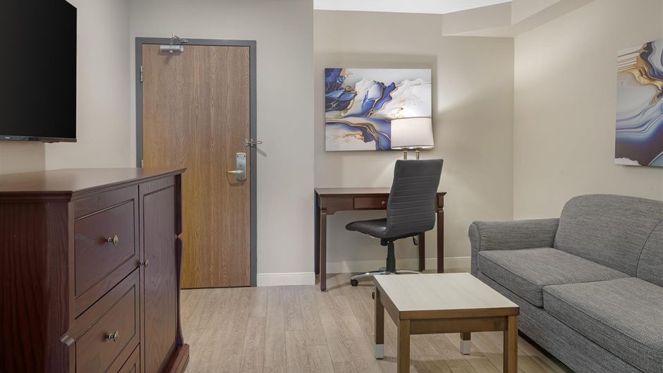 Best Western Plus Grand Sault Htl Suites Room