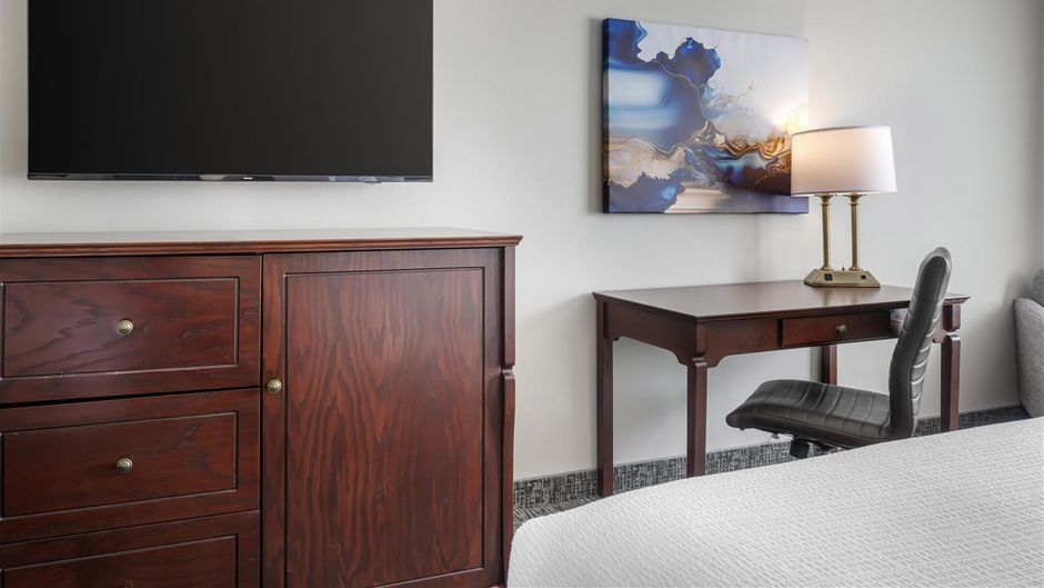 Best Western Plus Grand Sault Htl Suites Room