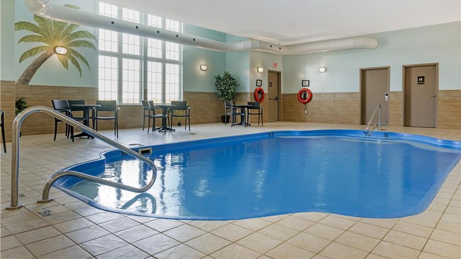 Best Western Plus Woodstock Hotel & Conf Pool