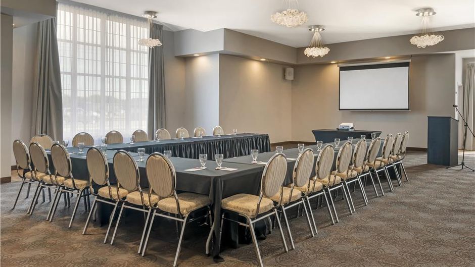 Best Western Plus Woodstock Hotel & Conf Meeting