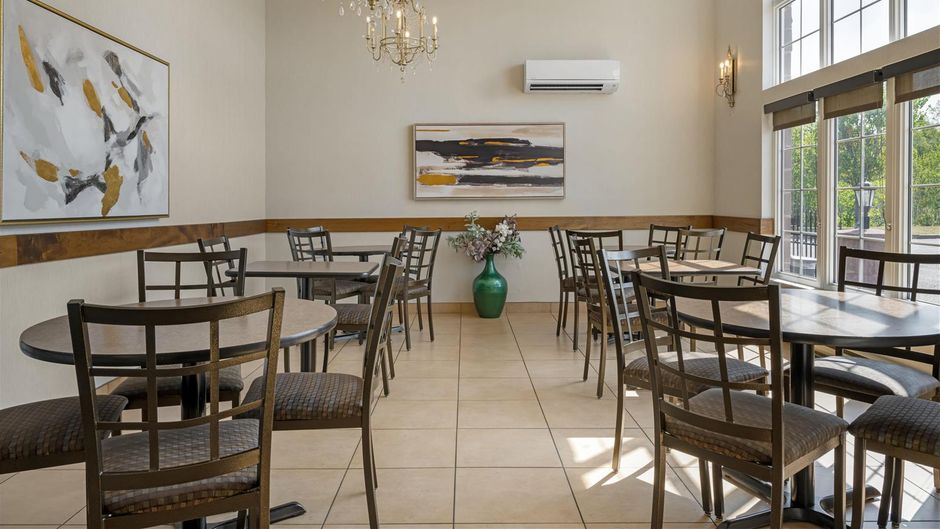 Best Western Plus Fredericton Htl Suites Restaurant