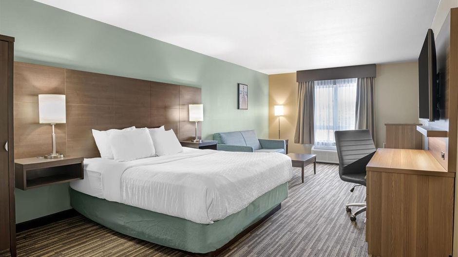 Best Western Plus Dartmouth Hotel & Stes Room