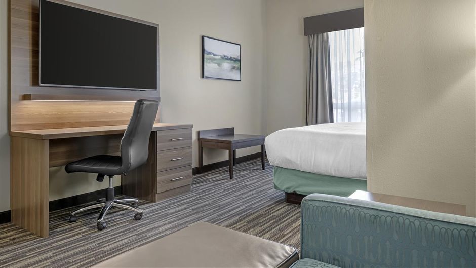 Best Western Plus Dartmouth Hotel & Stes Room