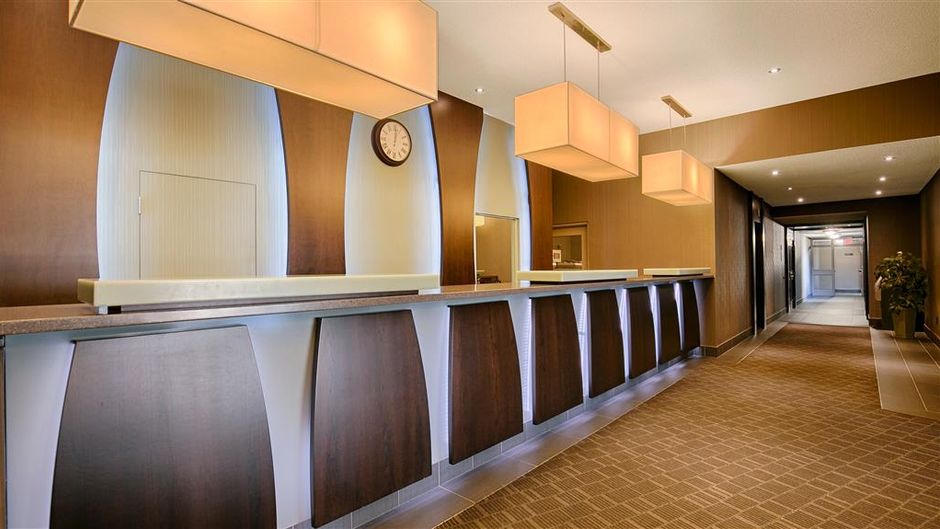 Best Western Plus Guildwood Inn Lobby