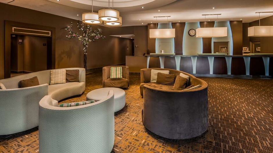 Best Western Plus Guildwood Inn Lobby