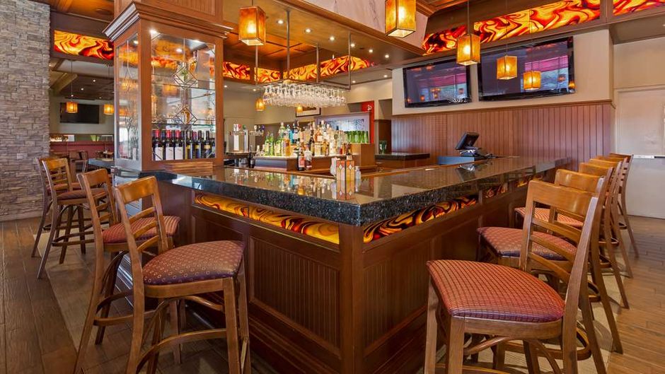 Best Western Plus Lamplighter Inn & Conf Restaurant