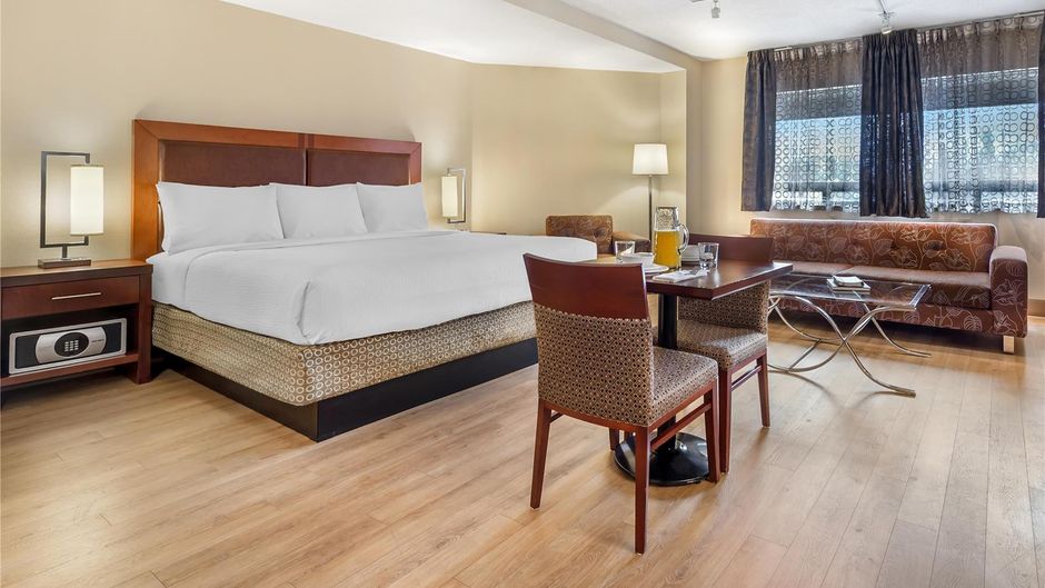 Best Western Plus Ottawa City Centre Room