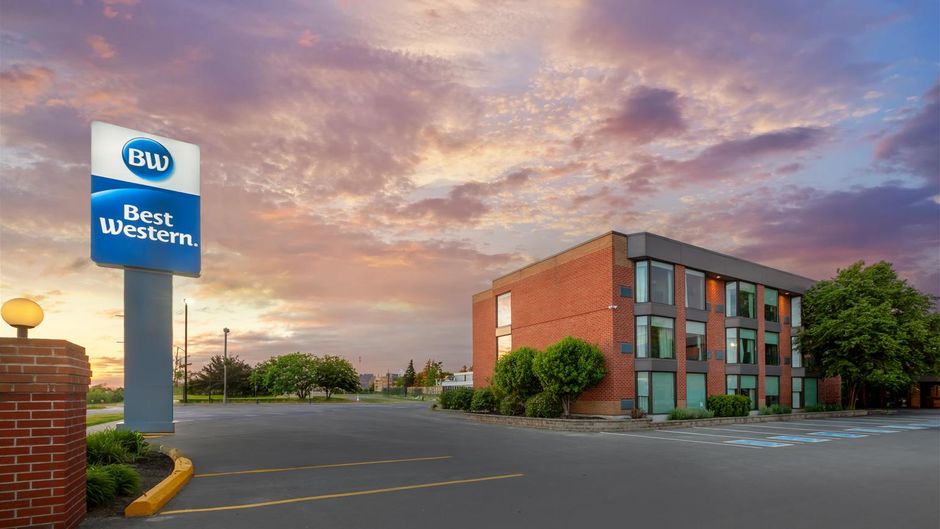 Best Western Belleville Exterior