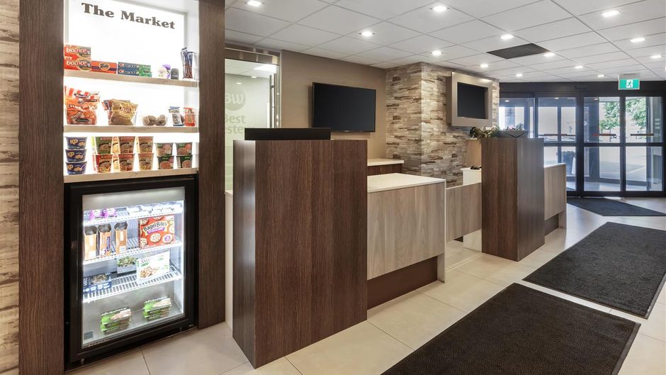 Best Western Belleville Lobby