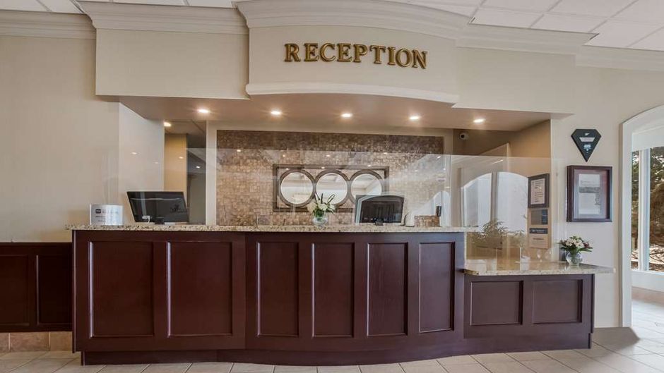 Best Western Brantford Hotel and Conf Lobby