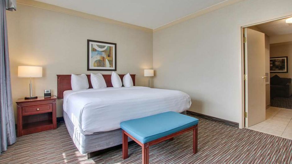 Best Western Brantford Hotel and Conf Room