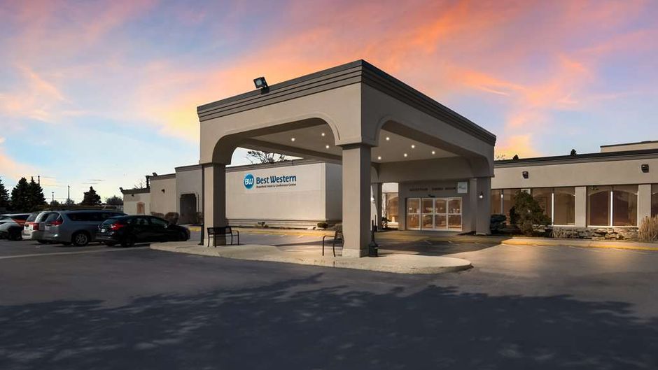 Best Western Brantford Hotel and Conf Exterior