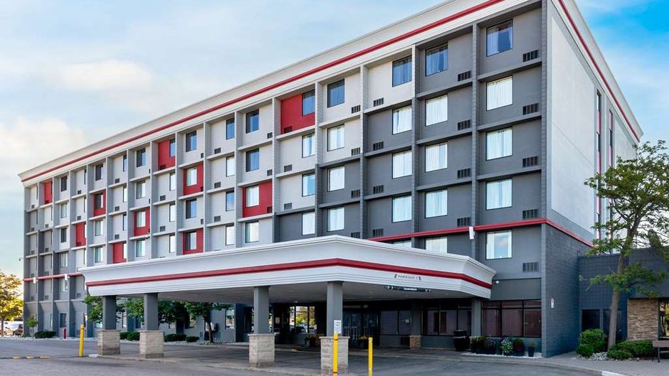 Best Western Plus Toronto Airport Hotel Exterior