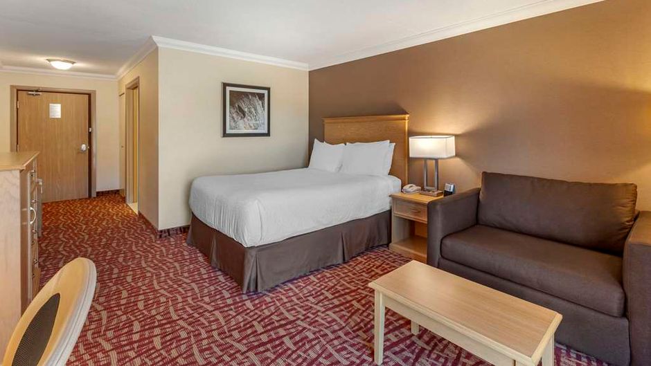 Best Western Plus Cobourg Inn & Conv Ctr Room
